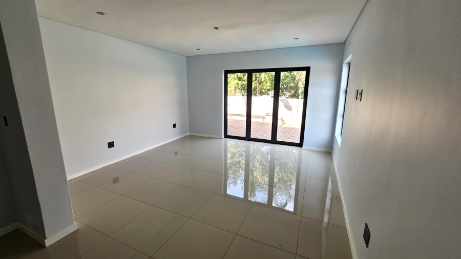 5 Bedroom Property for Sale in Melodie North West